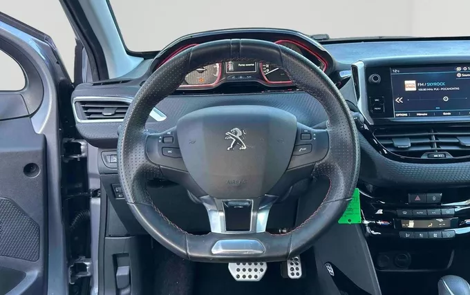 PEUGEOT 2008 PureTech 110ch S&S EAT6 GT Line photo 12 213724