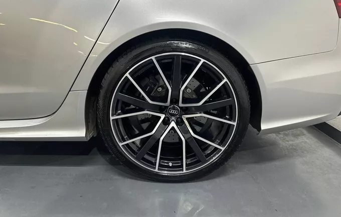 AUDI RS6 Avant Performance V8 4.0 TFSI 605 Quattro Tiptronic 8 photo 9 2130602
