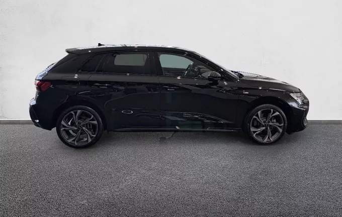 AUDI A3 Sportback TFSI e Hybride rechargeable 204 S tronic 6 S line extérieur côté droit 5518