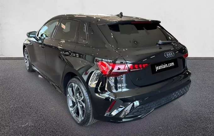 AUDI A3 Sportback TFSI e Hybride rechargeable 204 S tronic 6 S line extérieur trois quart arrière gauche 5518