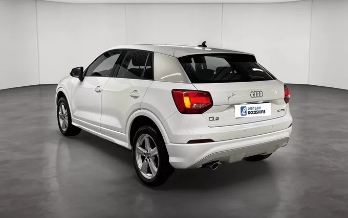 AUDI Q2 30 TFSI 116 S tronic 7 Sport extérieur trois quart arrière gauche 2132180