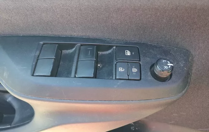 TOYOTA YARIS Hybride 116h Design photo 19 1103820