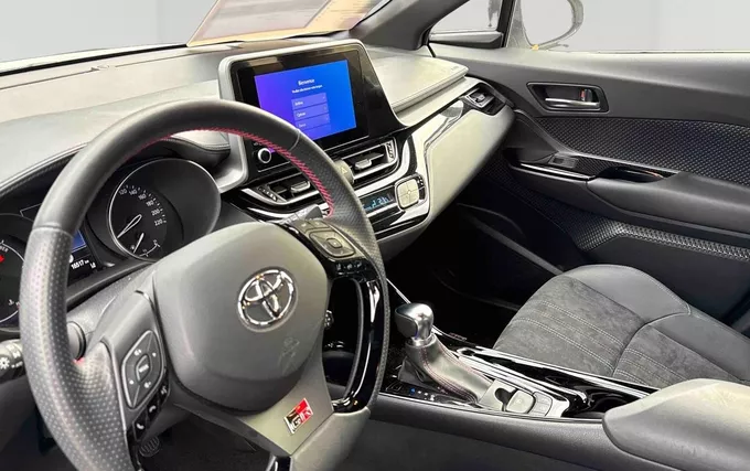 TOYOTA C-HR Hybride 2.0L GR Sport photo 18 1103940