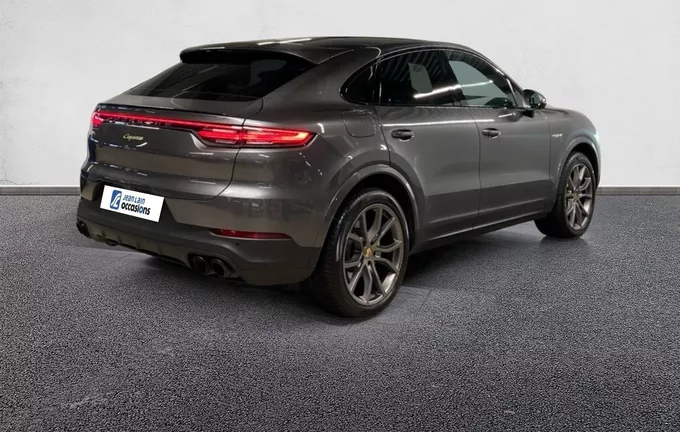 PORSCHE CAYENNE Coupe E-Hybrid 3.0 V6 462 ch Tiptronic BVA extérieur trois quart arrière droit 2131009