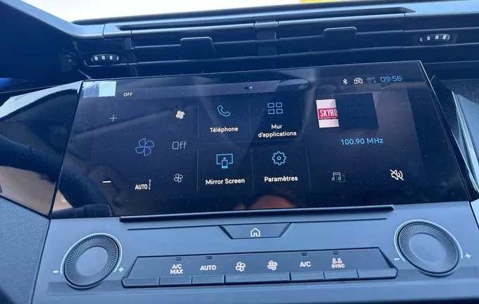 PEUGEOT 308 Hybrid 145 e-DCS6 Allure photo 18 945182