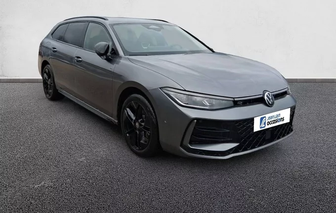 VOLKSWAGEN PASSAT 1.5 eHybrid 272 DSG6 R-Line extérieur trois quart avant droit 2125543