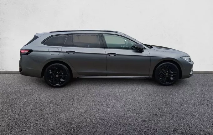 VOLKSWAGEN PASSAT 1.5 eHybrid 272 DSG6 R-Line extérieur côté droit 2125543
