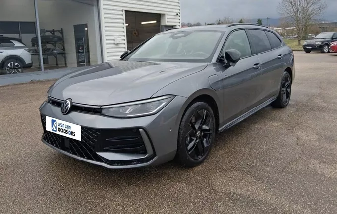 VOLKSWAGEN PASSAT 1.5 eHybrid 272 DSG6 R-Line photo 19 2125543