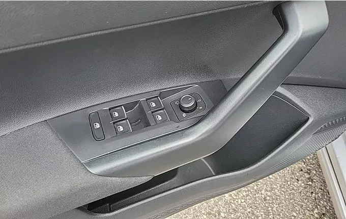 VOLKSWAGEN TAIGO 1.0 TSI 110 DSG7 R-Line photo 19 2125330