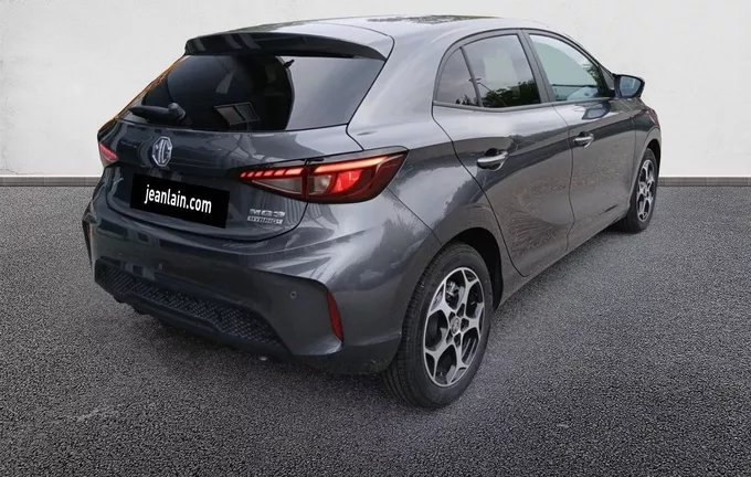 MG MG3 1.5 L Hybrid+ 195 ch Luxury extérieur trois quart arrière droit 9487