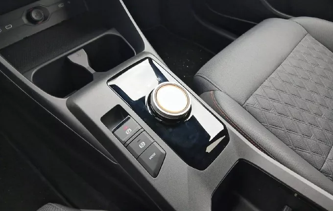 MG MG3 1.5 L Hybrid+ 195 ch Luxury photo 13 9487