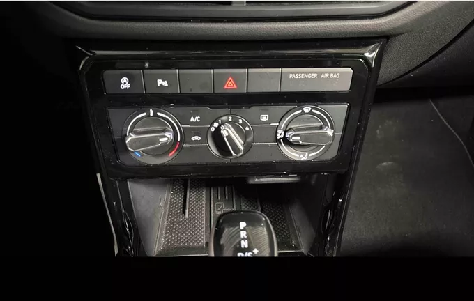 VOLKSWAGEN T-CROSS 1.0 TSI 116 Start/Stop DSG7 VW Edition photo 19 2133326