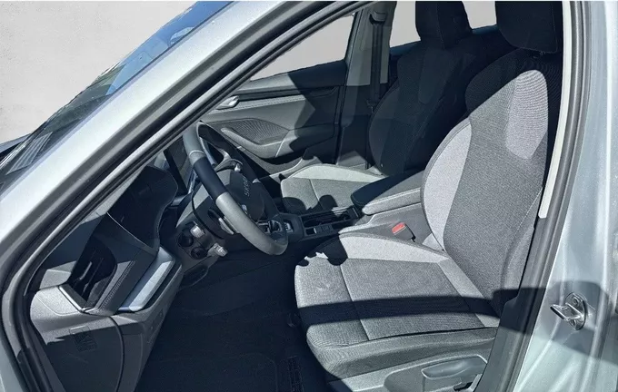 SKODA OCTAVIA Combi 1.5 TSI Hybrid 150 ch ACT DSG7 Selection extérieur trois quart arrière droit 2131667