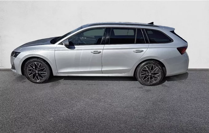 SKODA OCTAVIA Combi 1.5 TSI Hybrid 150 ch ACT DSG7 Selection extérieur trois quart arrière gauche 2131667