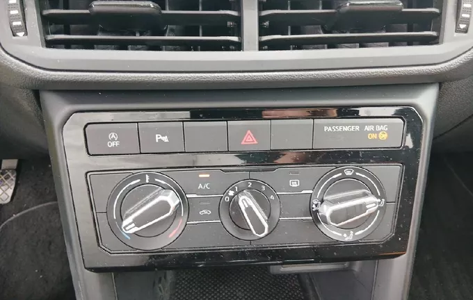 VOLKSWAGEN T-CROSS 1.0 TSI 95 Start/Stop BVM5 Life Tech photo 14 2130073