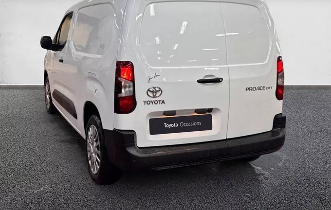 TOYOTA PROACE CITY MEDIUM 1.5L 100 D-4D BVM5 BUSINESS extérieur trois quart arrière gauche 1102947