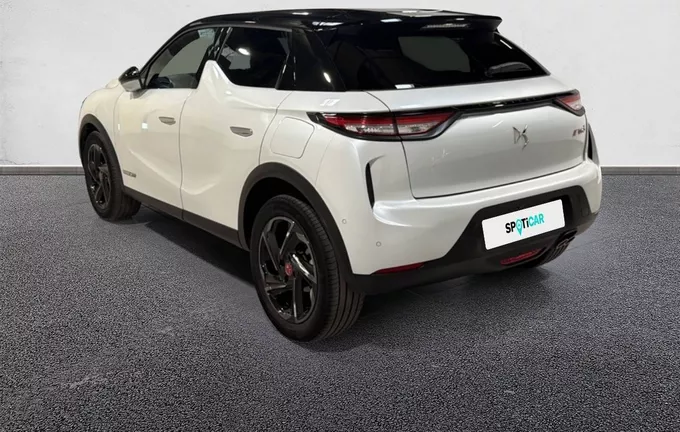 DS DS3 Crossback PureTech 130 EAT8 Performance Line+ extérieur trois quart arrière gauche 945944