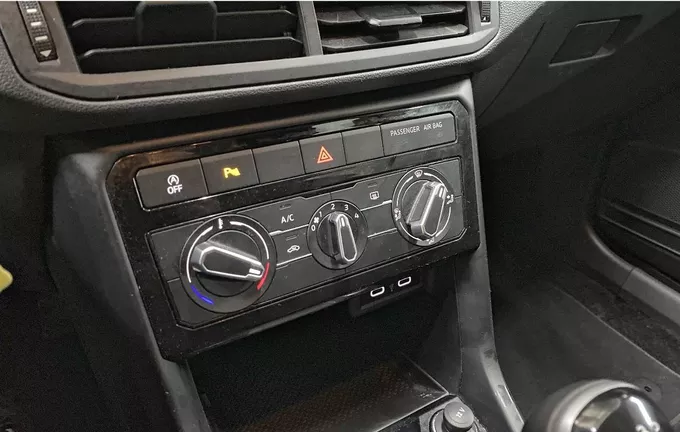 VOLKSWAGEN T-CROSS 1.0 TSI 95 Start/Stop BVM5 Life Tech photo 18 2127285