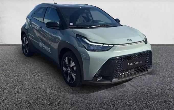 TOYOTA AYGO X Hybride 116h Graphic extérieur trois quart avant droit 99597