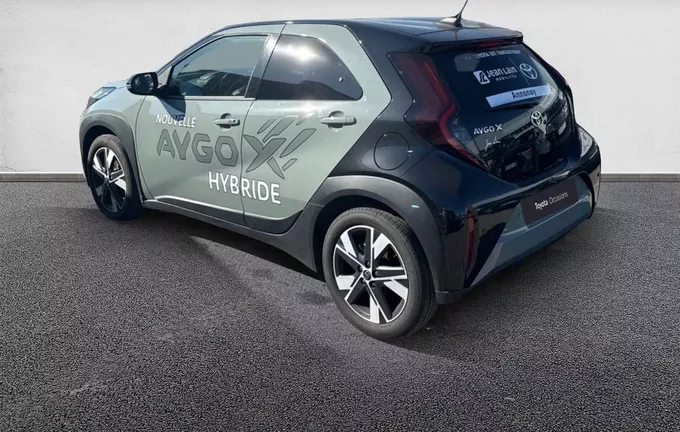 TOYOTA AYGO X Hybride 116h Graphic extérieur trois quart arrière gauche 99597