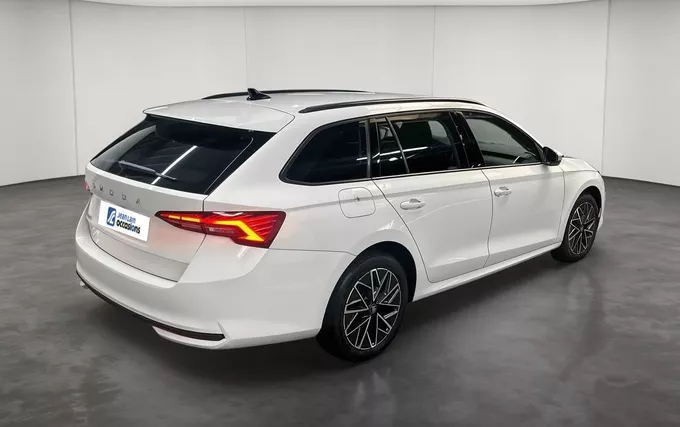 SKODA OCTAVIA Combi 1.5 TSI Hybrid 150 ch ACT DSG7 Selection extérieur trois quart arrière droit 2131903