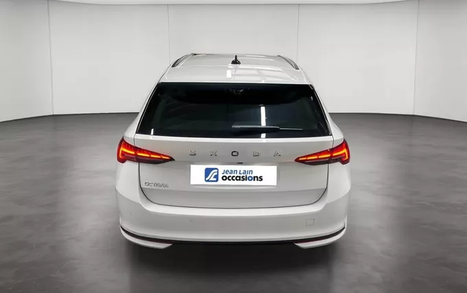 SKODA OCTAVIA Combi 1.5 TSI Hybrid 150 ch ACT DSG7 Selection extérieur arrière 2131903