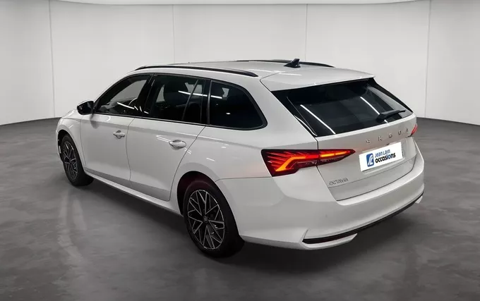 SKODA OCTAVIA Combi 1.5 TSI Hybrid 150 ch ACT DSG7 Selection extérieur trois quart arrière gauche 2131903
