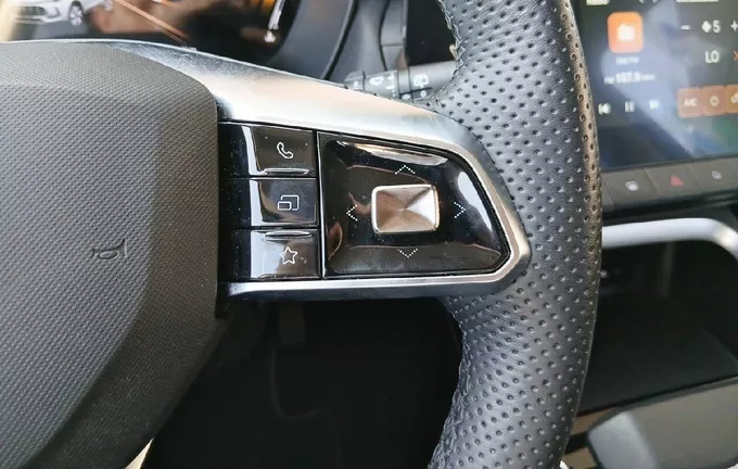 MG ZS 1.5 L Hybrid+ 197 ch Luxury photo 21 601158