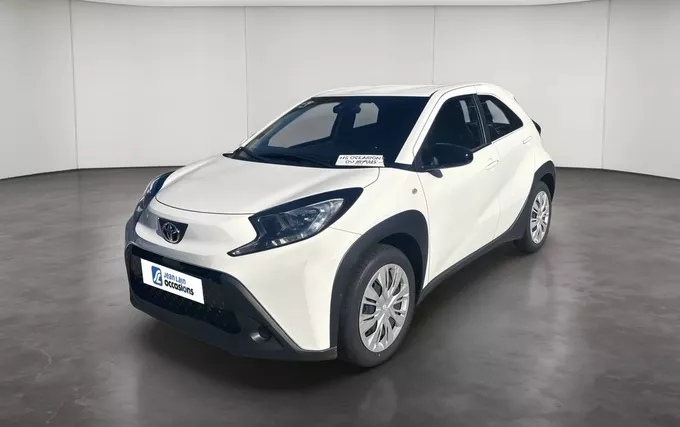 TOYOTA AYGO X 1.0 VVT-i 72 Dynamic extérieur trois quart avant gauche 1104017