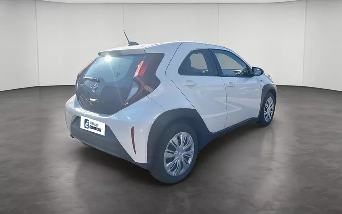 TOYOTA AYGO X 1.0 VVT-i 72 Dynamic extérieur trois quart arrière droit 1104017