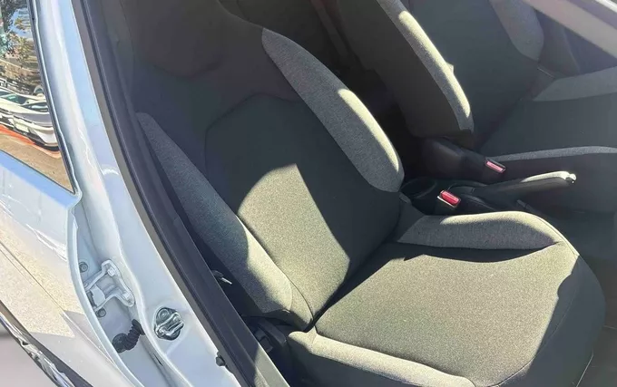 TOYOTA AYGO X 1.0 VVT-i 72 Dynamic photo 18 1104017