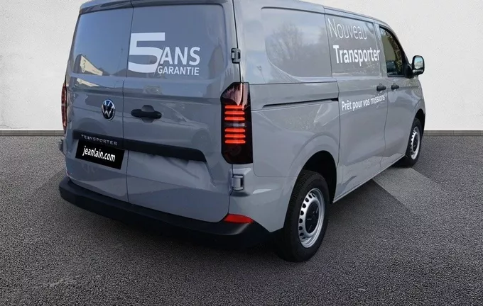VOLKSWAGEN UTILITAIRES TRANSPORTER VAN L1H1 2.0 TDI 150 BVM6 extérieur trois quart arrière droit 6616