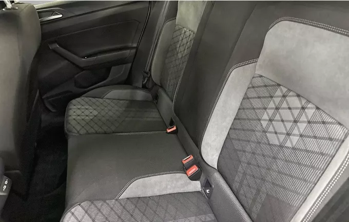 VOLKSWAGEN POLO 1.0 TSI 95 S&S BVM5 R-Line extérieur arrière 2123516