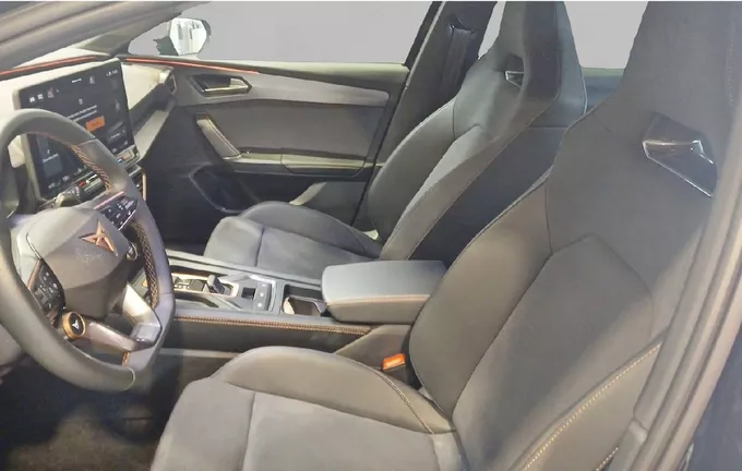 CUPRA LEON 1.5 eTSI Hybrid 150 ch DSG7 V extérieur trois quart arrière droit 2126790
