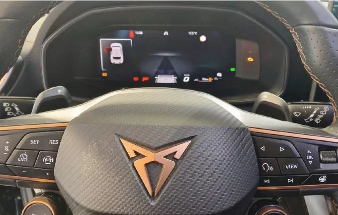 CUPRA LEON 1.5 eTSI Hybrid 150 ch DSG7 V photo 17 2126790