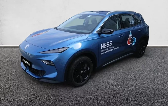 MG MGS5 EV 64kWh - 170 kW 2WD Luxury extérieur trois quart avant gauche 9065