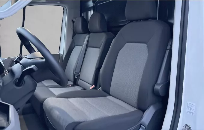 VOLKSWAGEN UTILITAIRES CRAFTER VAN 35 L3H3 2.0 TDI 140 CH BVA BUSINESS extérieur trois quart arrière droit 106181