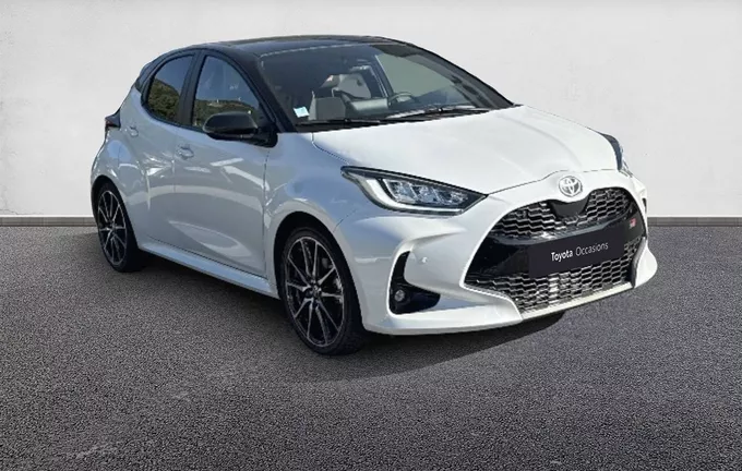 TOYOTA YARIS Hybride 116h GR Sport extérieur trois quart avant droit 1103659