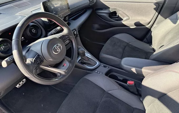 TOYOTA YARIS Hybride 116h GR Sport photo 11 1103659