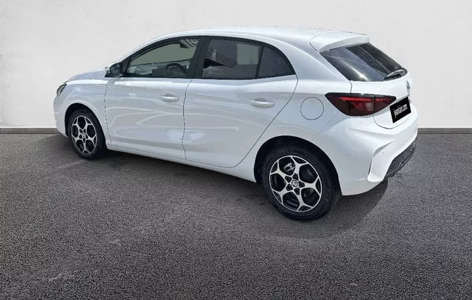 MG MG3 1.5 L Hybrid+ 195 ch Luxury extérieur trois quart avant droit 8027