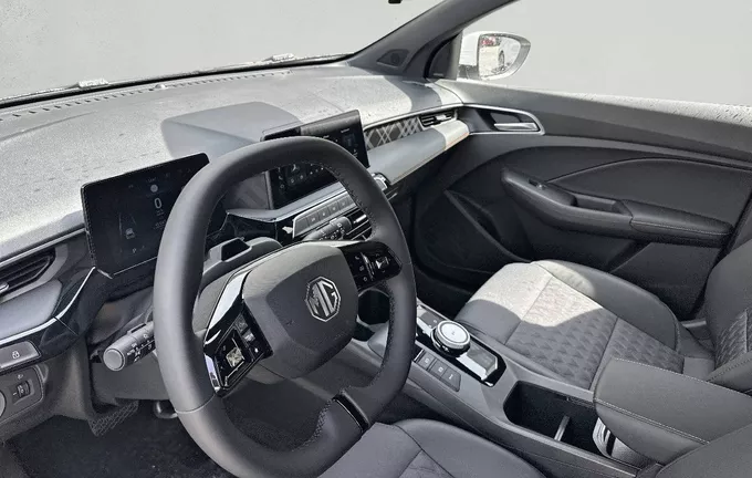 MG MG3 1.5 L Hybrid+ 195 ch Luxury extérieur trois quart arrière gauche 8027