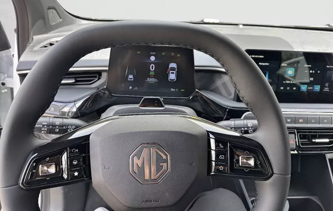 MG MG3 1.5 L Hybrid+ 195 ch Luxury extérieur côté gauche 8027