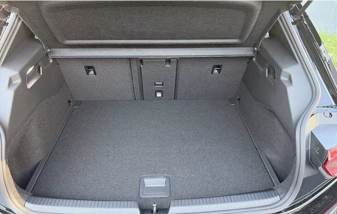 VOLKSWAGEN ID.3 Neo 50 kWh Life photo 14 9720