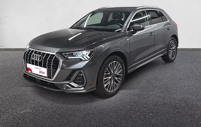 AUDI Q3 45 TFSIe 245 ch S tronic 6 S line extérieur trois quart avant gauche 2127350