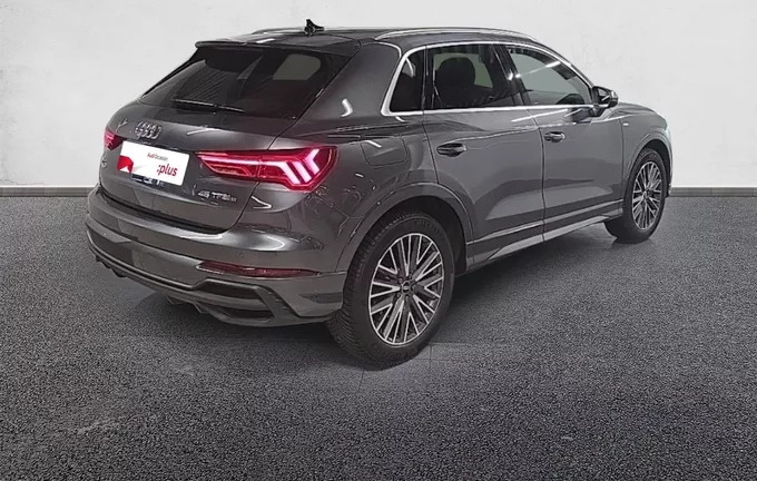 AUDI Q3 45 TFSIe 245 ch S tronic 6 S line extérieur trois quart arrière droit 2127350