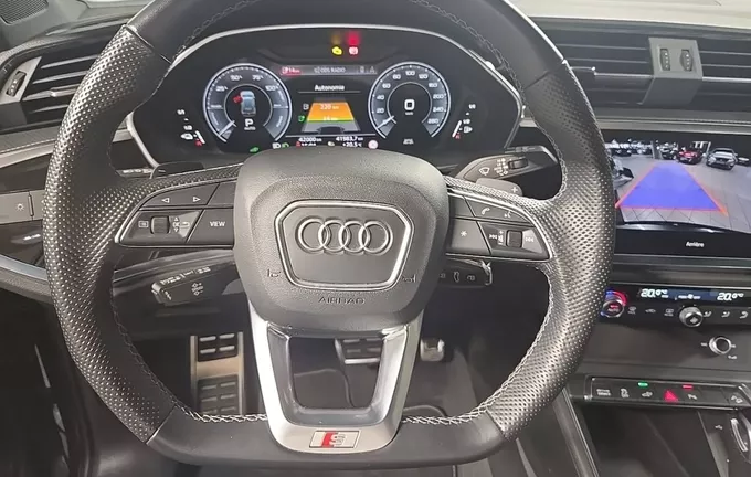 AUDI Q3 45 TFSIe 245 ch S tronic 6 S line photo 12 2127350