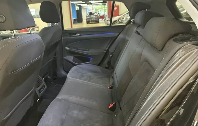 VOLKSWAGEN GOLF 1.5 eTSI OPF 150 DSG7 photo 17 213303