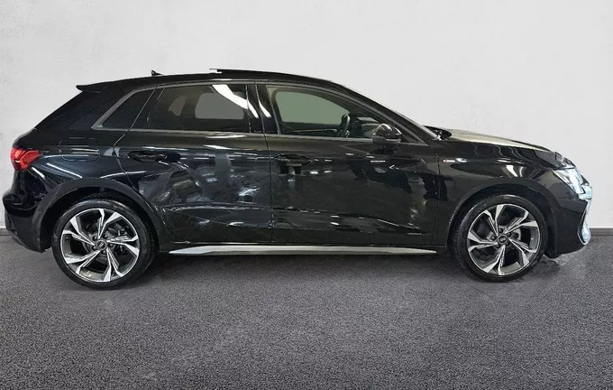 AUDI A3 Sportback TFSI Mild Hybrid 150 S tronic 7 S line extérieur côté droit 2128669