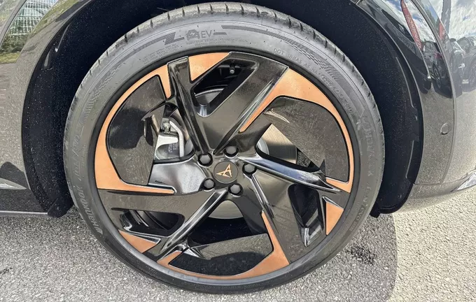 CUPRA TAVASCAN 286 ch V photo 9 1148