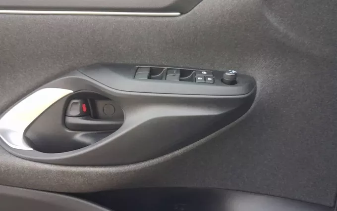 TOYOTA YARIS Hybride 116h Design photo 20 1104094